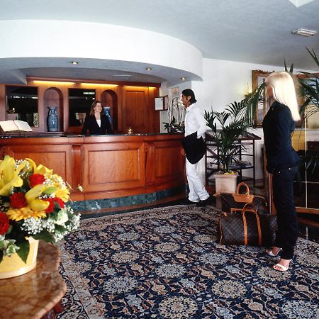 Hotel Savoy Palace Гардоне-Рив'єра Екстер'єр фото