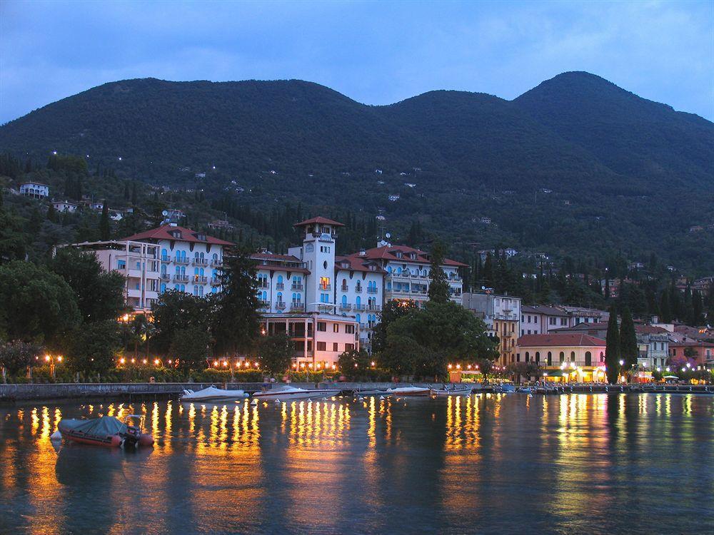 Hotel Savoy Palace Гардоне-Рив'єра Екстер'єр фото
