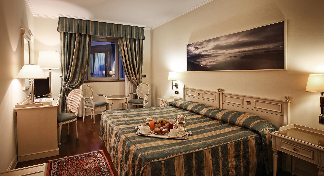 Hotel Savoy Palace Гардоне-Рив'єра Екстер'єр фото