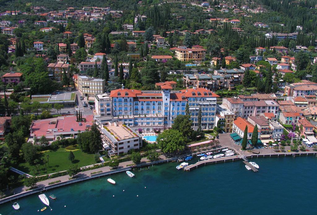 Hotel Savoy Palace Гардоне-Рив'єра Екстер'єр фото